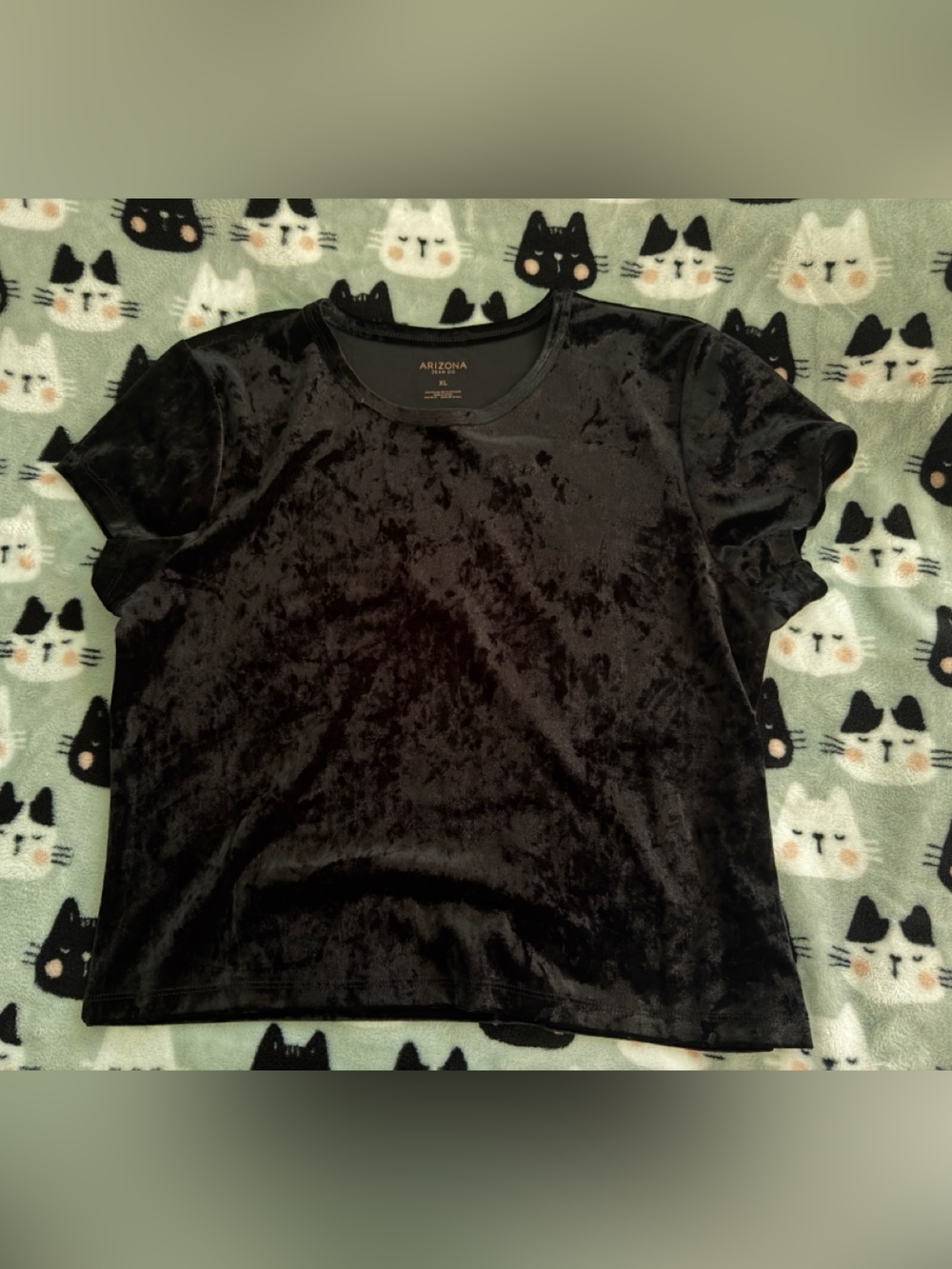 Arizona Jean Company Black Velvet Short Sleeve Top
